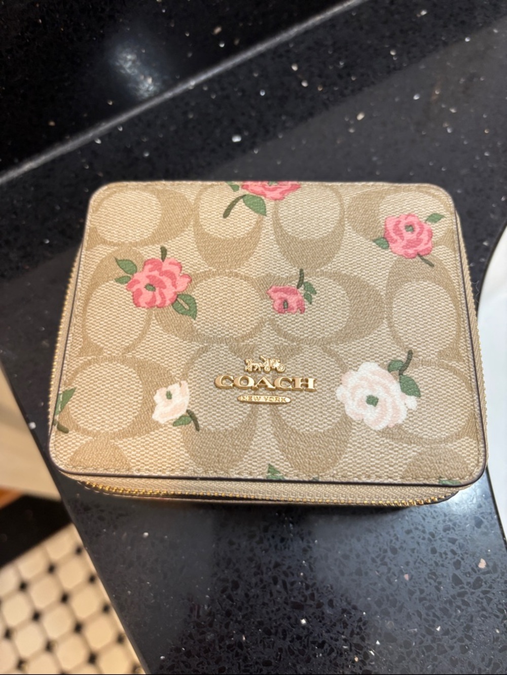 NWOT Coach Signature Floral Zip Travel Jewelry CaseBeige with Pink & White Roses